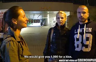 XXX Medan min man har en vän, som lyckades ha sex i nya svenska porrfilmer poolen med sin fru