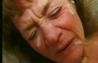 XXX Dålig far förföra sin dotter att ha sex gratis porrfilm äldre kvinnor