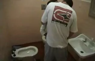 XXX Coach boxning burrow ridskolan porrfilm hål av två skönheter på en rakad