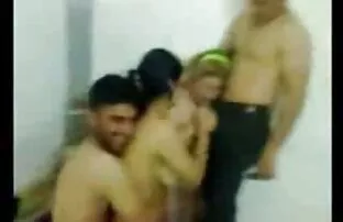 XXX Söt blond svenska privata porrfilmer få kuk i anal