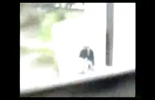 XXX En docka med hemmagjord porr en kropp att charma en rik man vid poolen